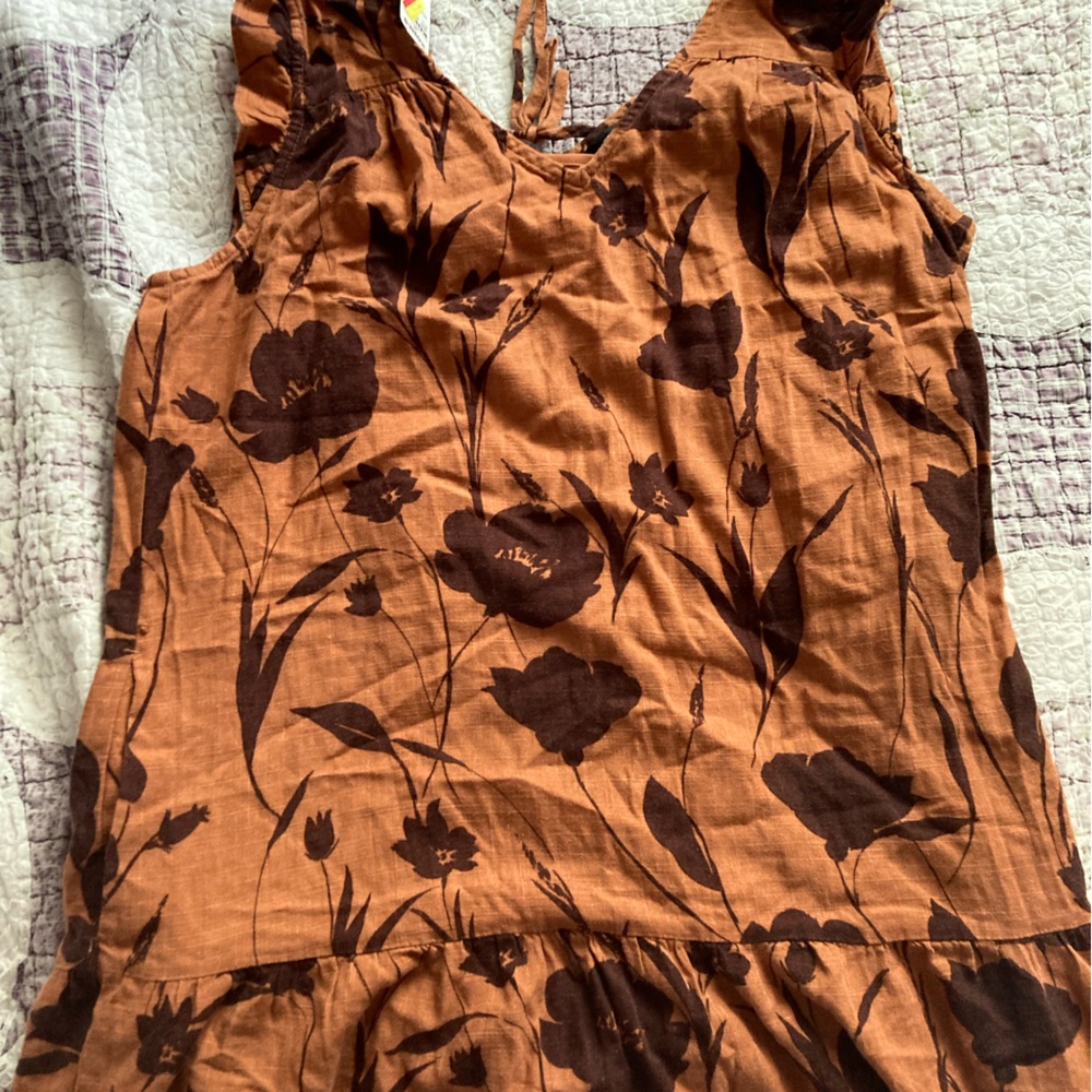 Simply Vera Vera Wang Terracotta and Black Floral Top